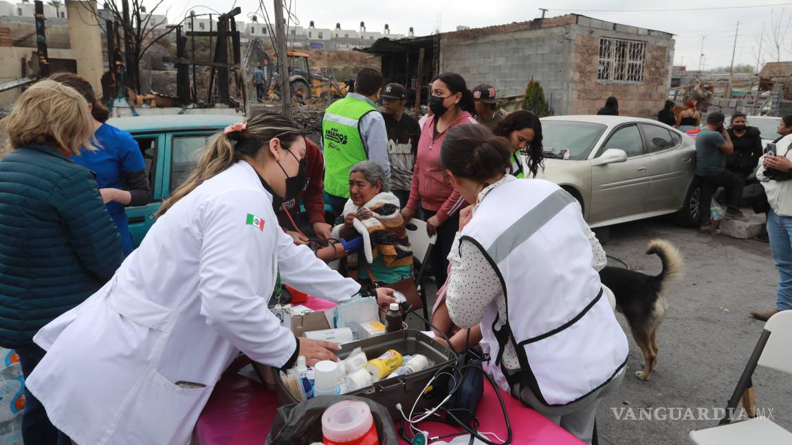 Refuerzan apoyo a familias afectadas por incendio en Saltillo; buscan endurecer sanciones contra pirómanos