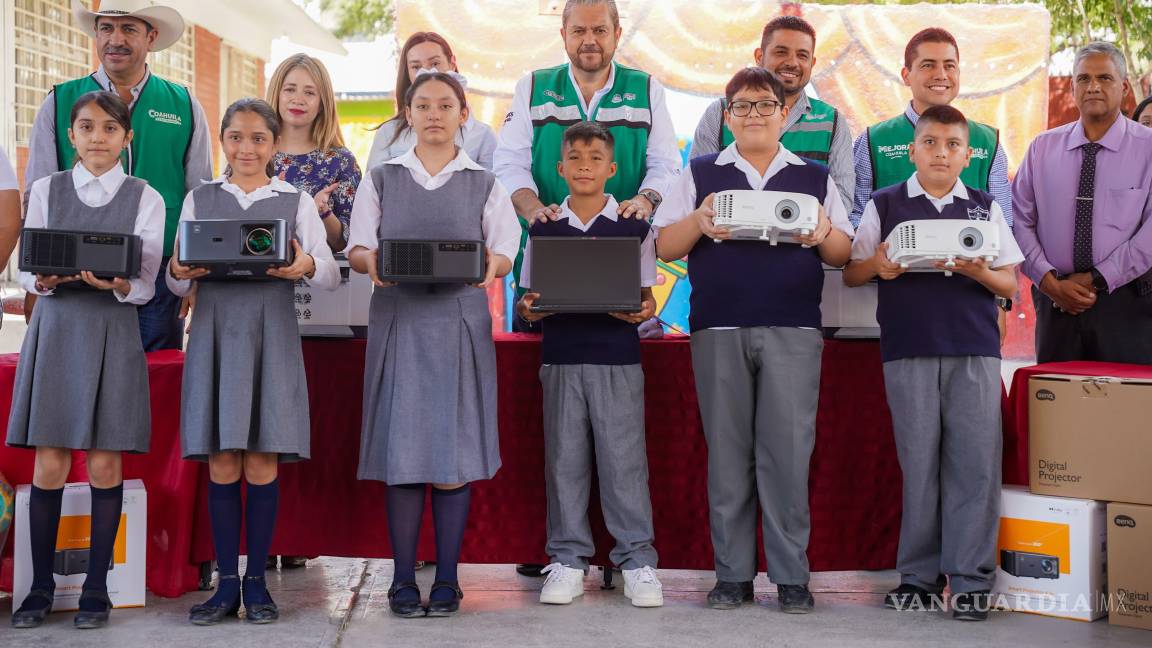 Estrena aula la primaria Sor Juana Inés de la Cruz, de Ramos Arizpe