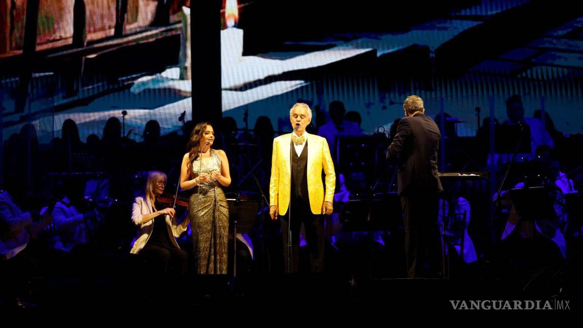 Brilla Compañía de Ópera de Saltillo al lado de Andrea Bocelli