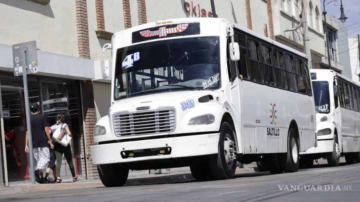 Usuarios de transporte público de Saltillo califican como ‘injusta’ el alza en tarifa