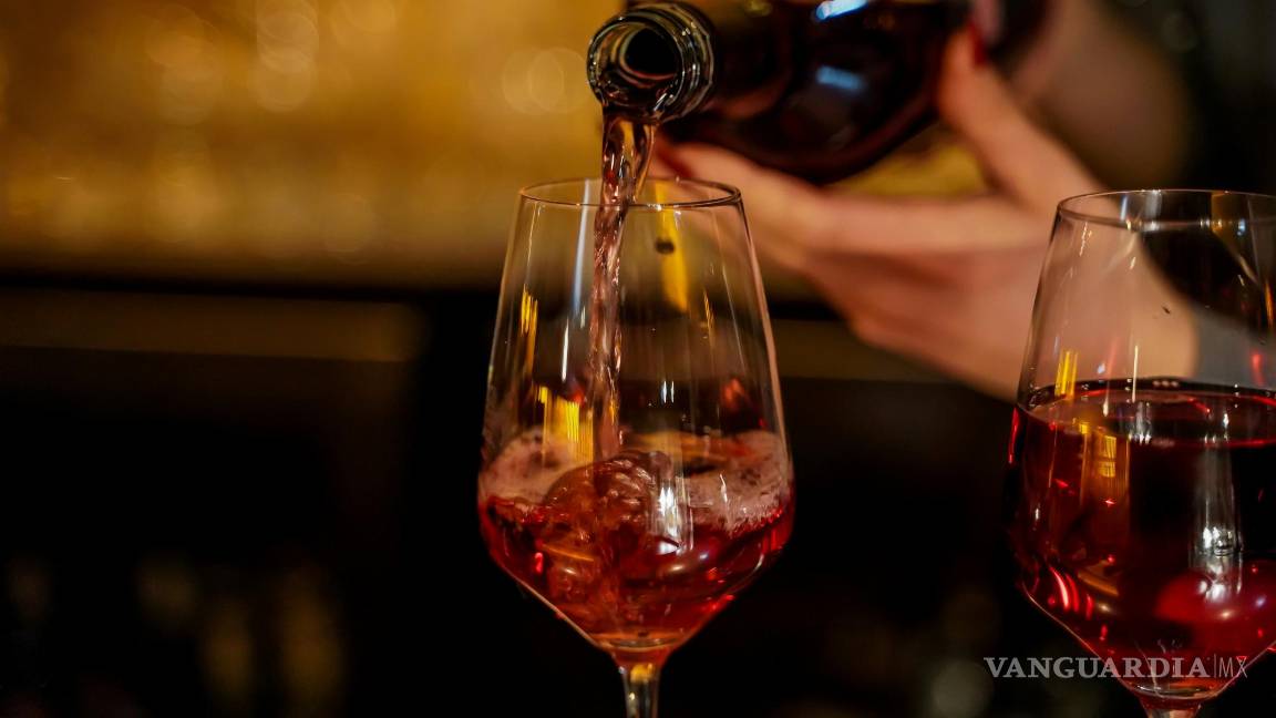 $!Hay muy poca investigación sobre cómo esta cantidad de consumo de alcohol afecta el microbioma intestinal.