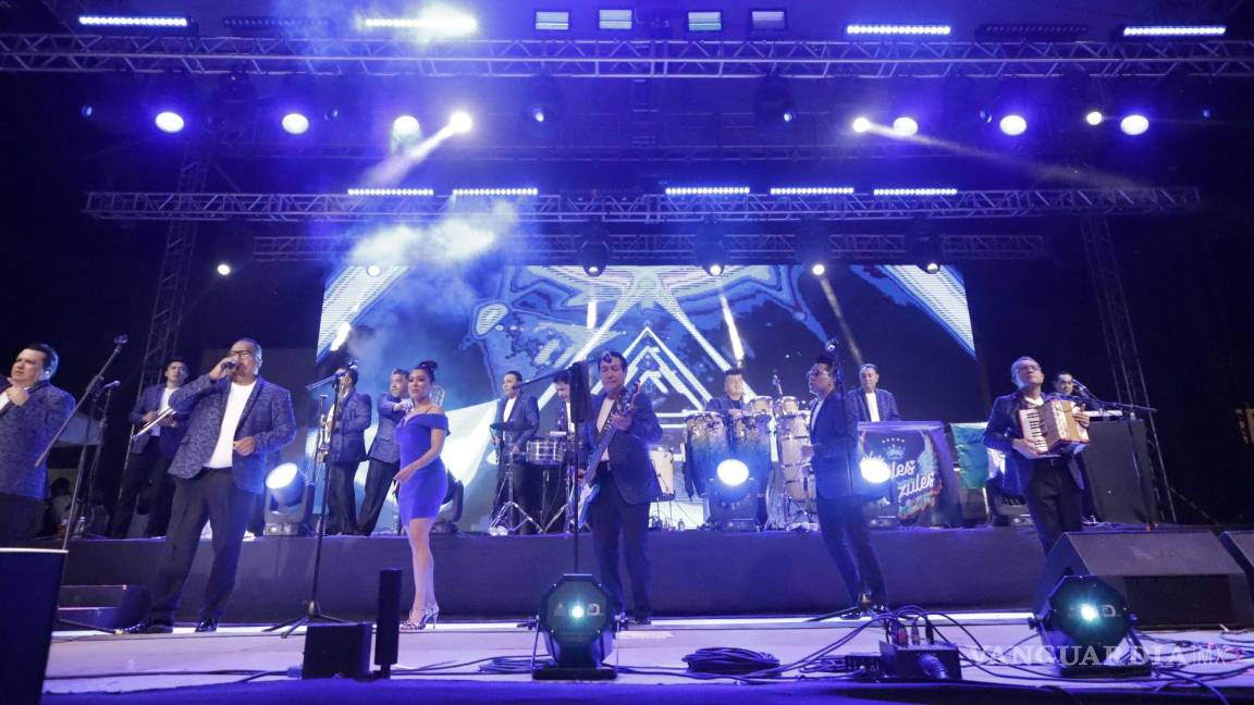 Festeja Manolo Jiménez su triunfo con concierto en la Región Sureste