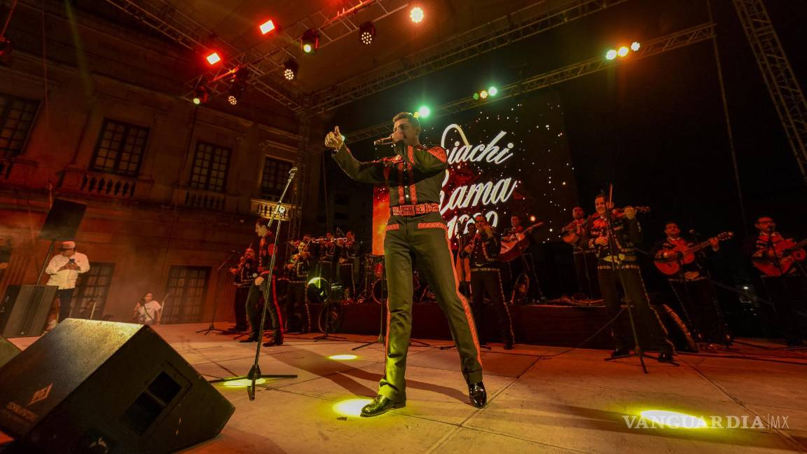 $!El público coreó esos clásicos que los mexicanos llevamos en la sangre.