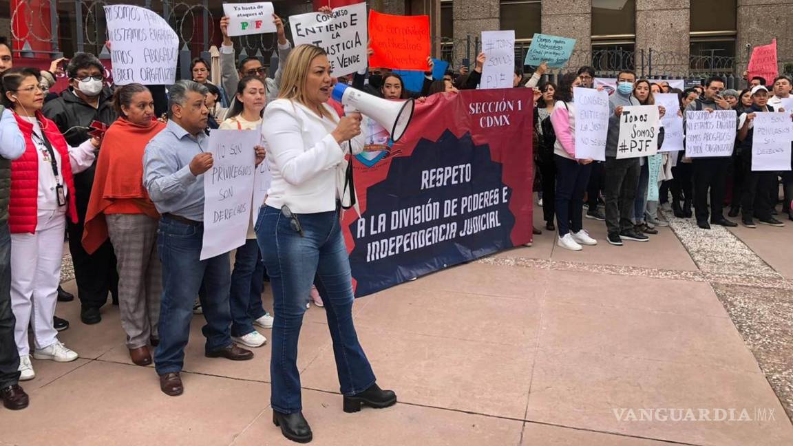 $!Manifestación de trabajadores del Poder Judicial en la sede San Lázaro en contra del recorte a sus fideicomisos. Martes 17 octubre 2023.