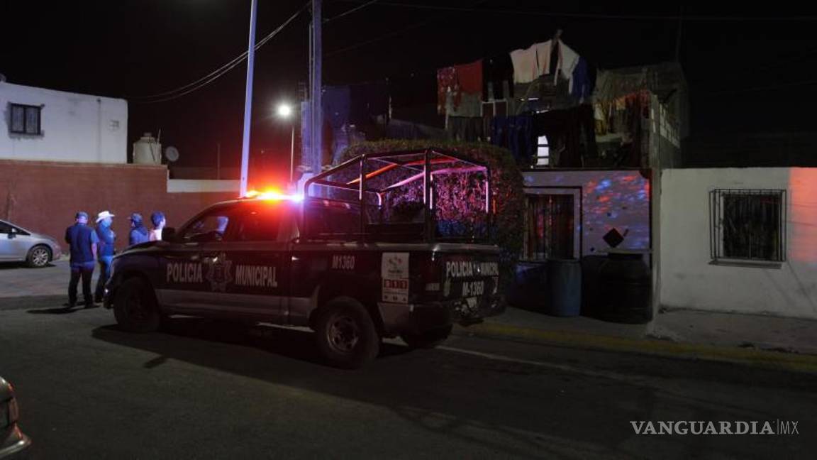 $!Finalmente, llegaron elementos de la Fiscalía General del Estado para tomar conocimiento de estos hechos y trasladar el cuerpo al Semefo.