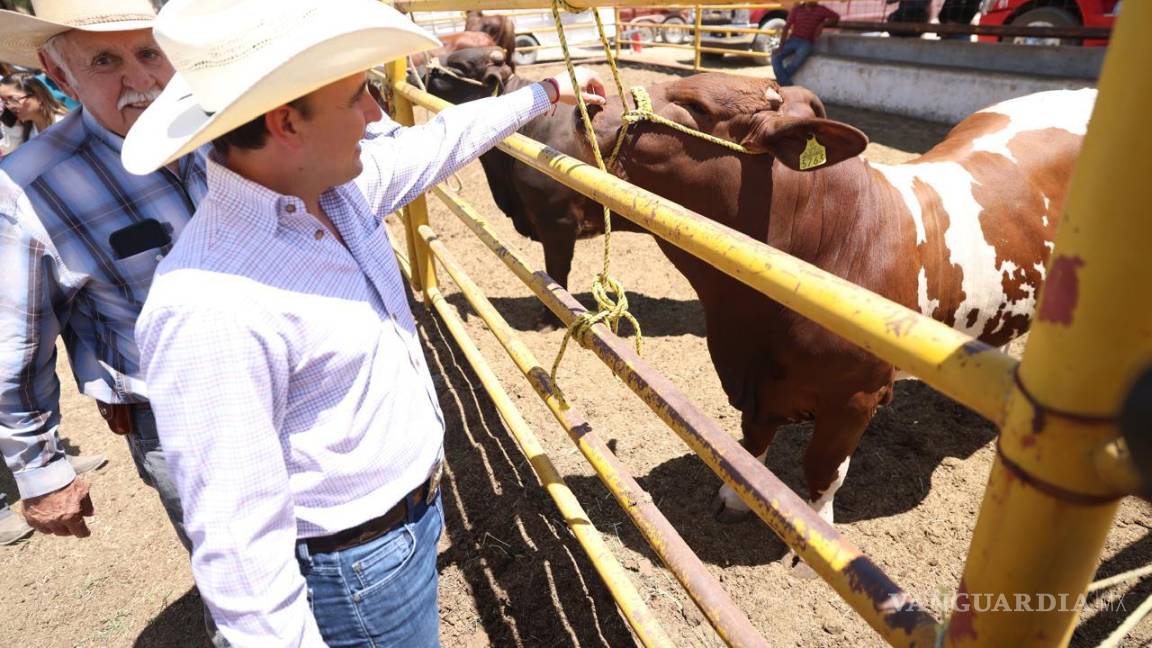 $!La medida beneficiará directamente a los ganaderos al permitirles realizar trámites como el registro de fierros y la obtención de guías de tránsito sin costo alguno, lo que representa un ahorro superior a los 15 millones de pesos.