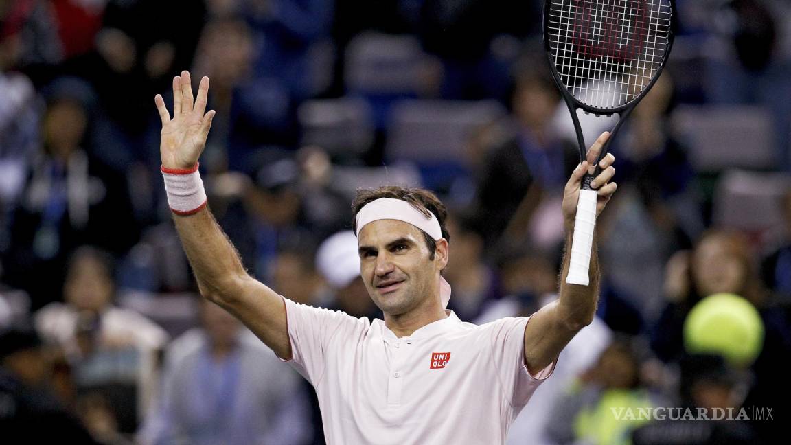 $!Roger Federer tras derrotar a Daniil Medvedev en su partido del torneo de tenis Masters de Shanghai el 10 de octubre de 2018.