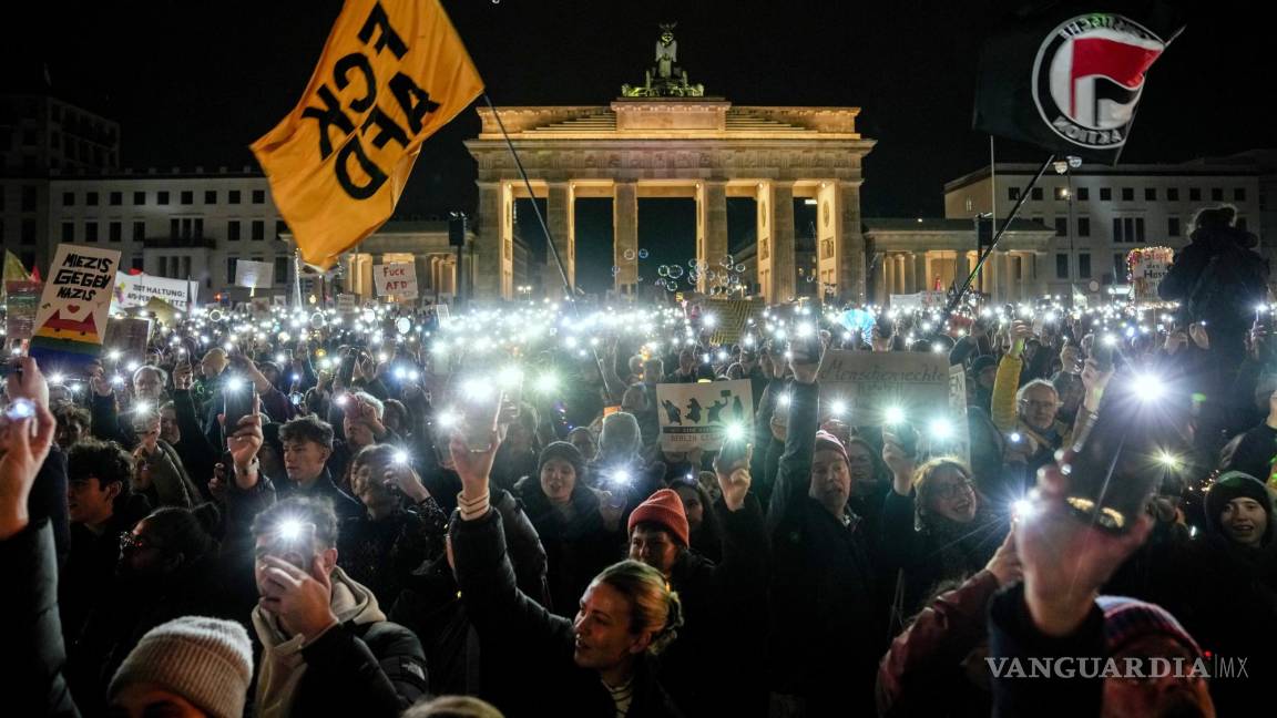 Un grupo de alemanes protestan contra partido Alternativa para Alemania