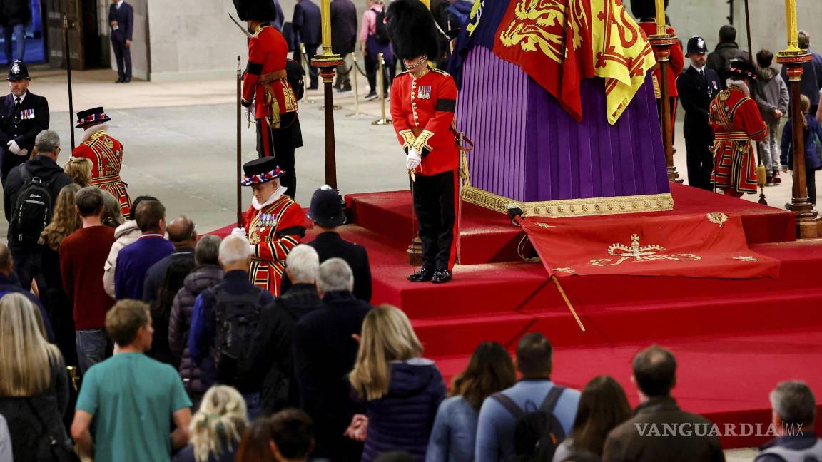 Acompañan líderes del mundo duelo británico