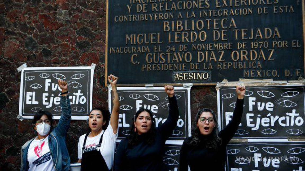 Agregan ‘asesino’ al nombre de Gustavo Díaz Ordaz en placa conmemorativa