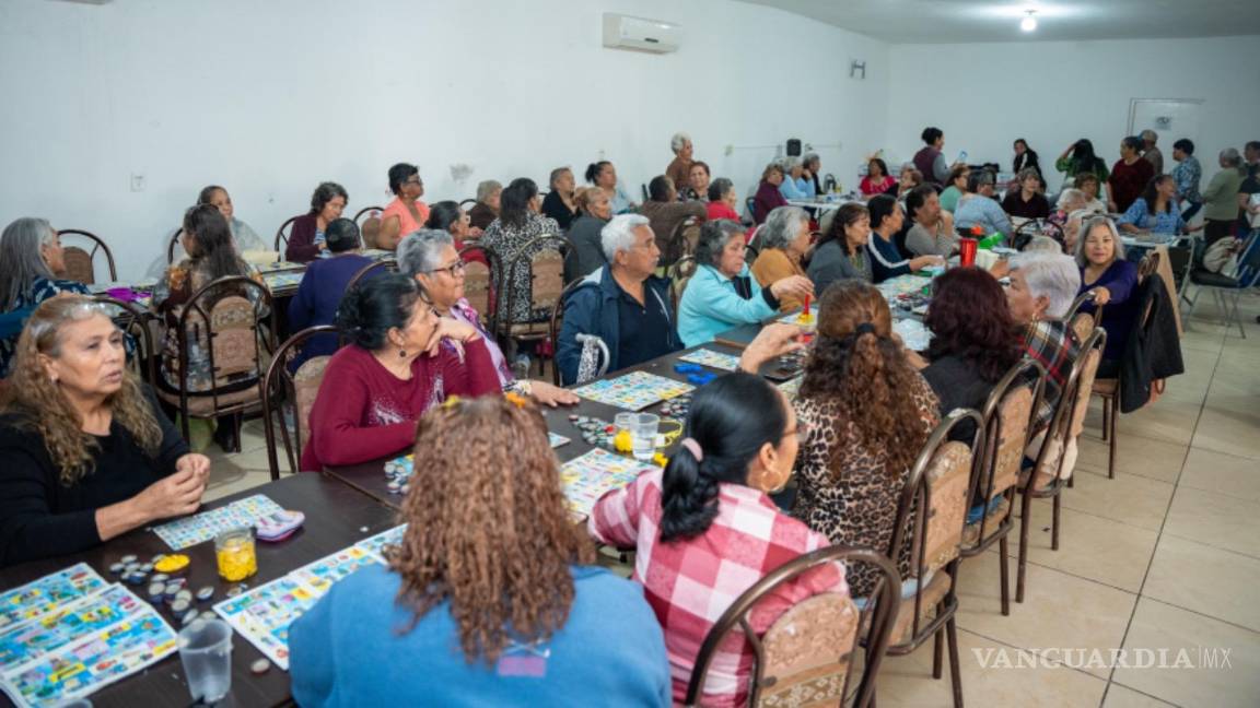 Llevan apoyo alimentario a familias vulnerables de Castaños, a través del DIF