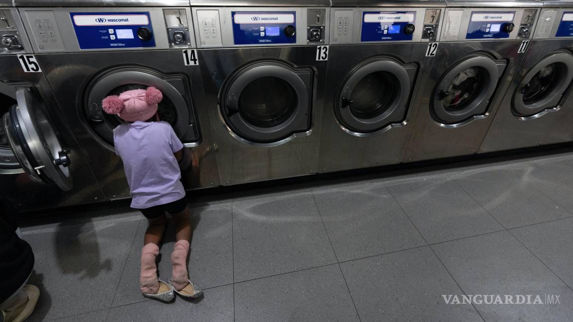 $!Maickeliys Rodriguez, de 6 años, de Venezuela en Tijuana. La CBP estima que unas 280,000 personas intentaban obtener citas cada día.