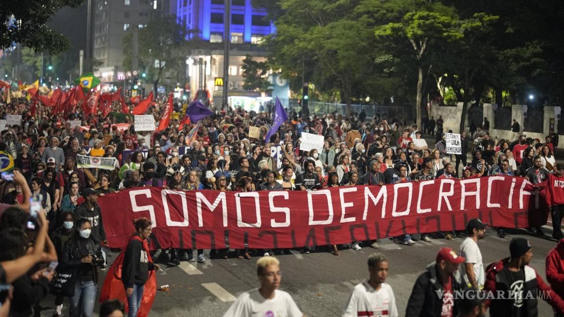 Demandan brasileños castigo a insurrectos tras ataque a la sede del gobierno
