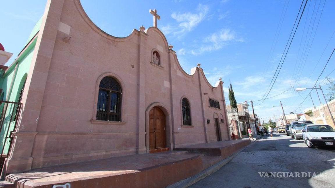 Por autoritario, habitantes exigen cambio de párroco en iglesia del Barrio de Santa Anita en Saltillo