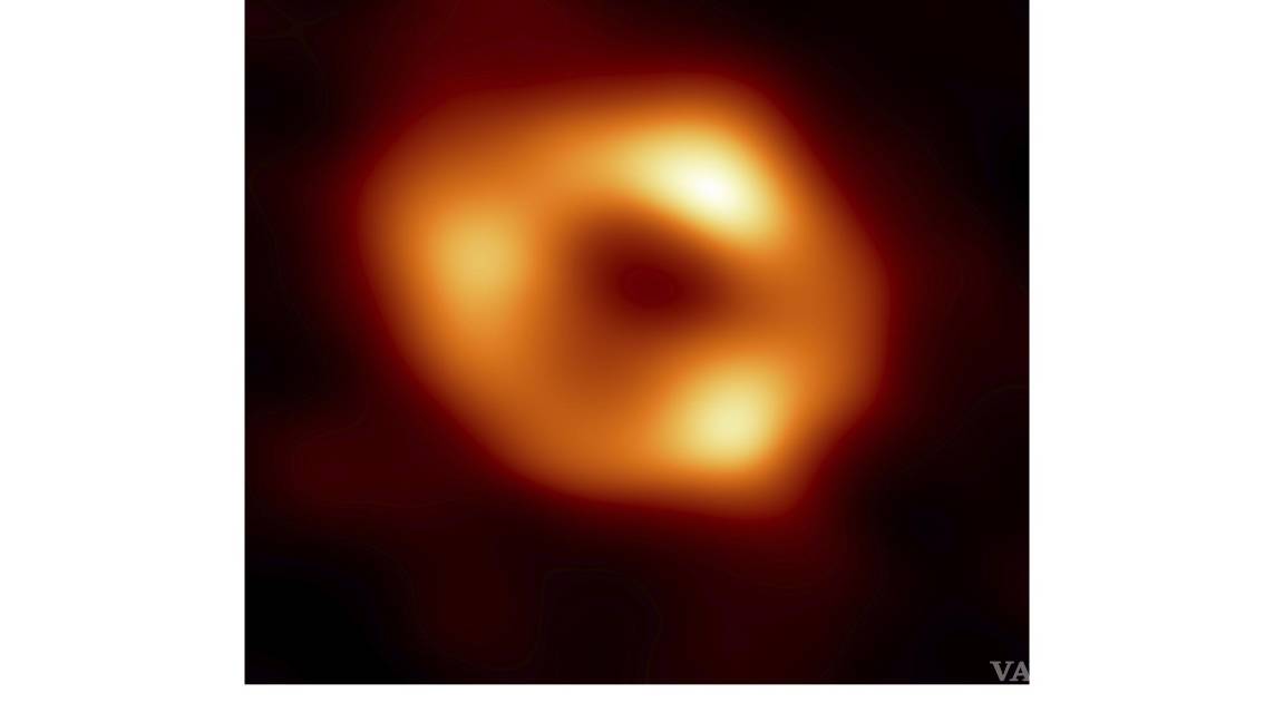 Histórico y emocionante, revelan la primera imagen de Sagitario A*, el agujero negro supermasivo en la Vía Láctea