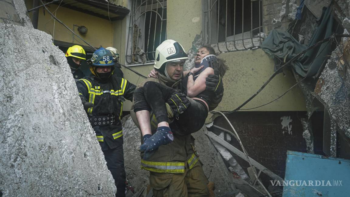 Tras ataques, prepara Rusia una larga guerra; sube a 40 cifra de muertos en Dnipro