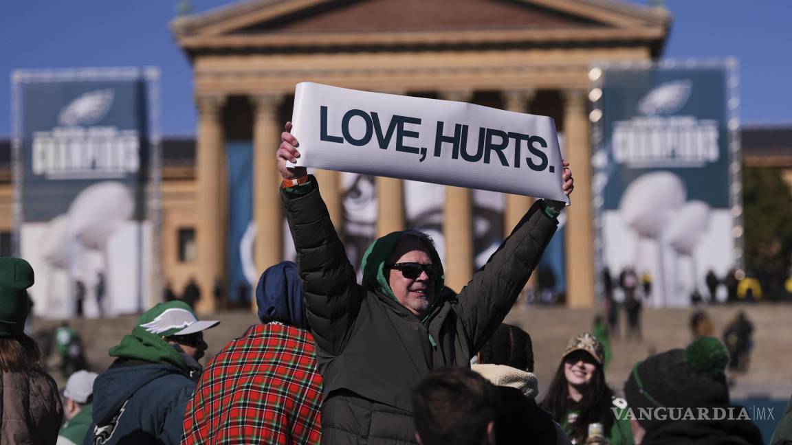 $!Los letreros y cánticos de apoyo a Jalen Hurts no se hicieron esperar.