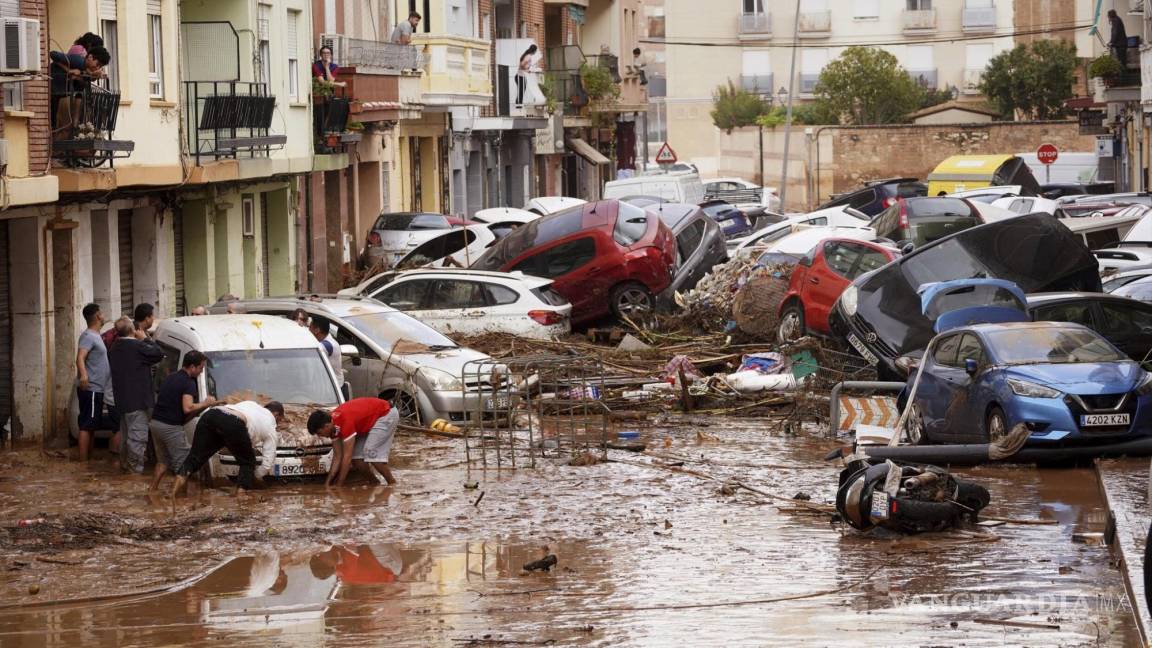 Siguen contando cuerpos en Valencia, España; ya son más de 200 fallecidos por inundaciones