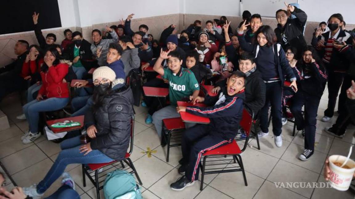 $!Niños y adolescentes del Instituto Cobain A.C., de Saltillo, disfrutaron del partido de la Selección Mexicana contra Polonia desde su salón de clases.