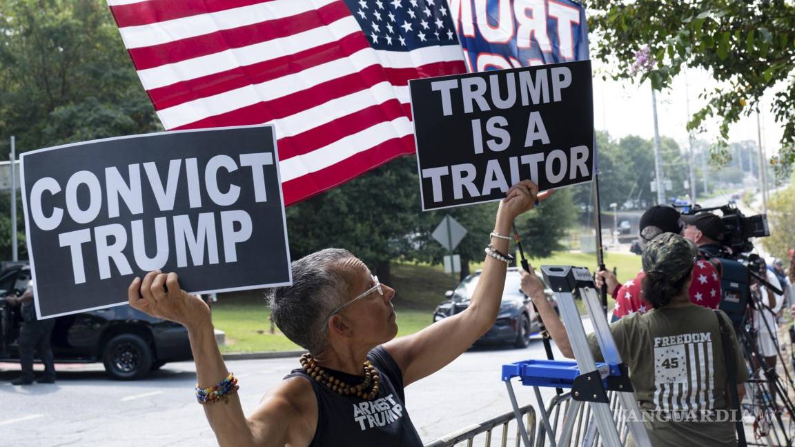 $!Laurie Arbeiter vino desde la ciudad de Nueva York para estar en la cárcel del condado de Fulton en Atlanta.
