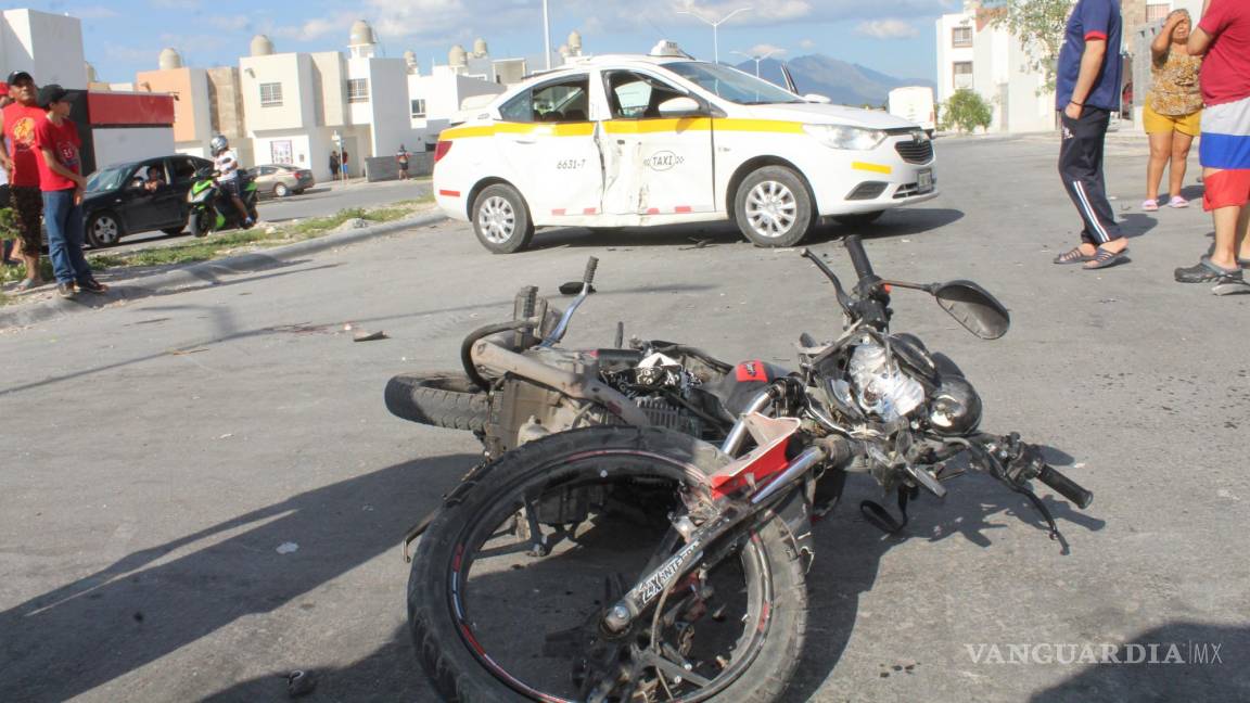 Fallece joven en accidente en moto en Saltillo; sus dos acompañantes están graves