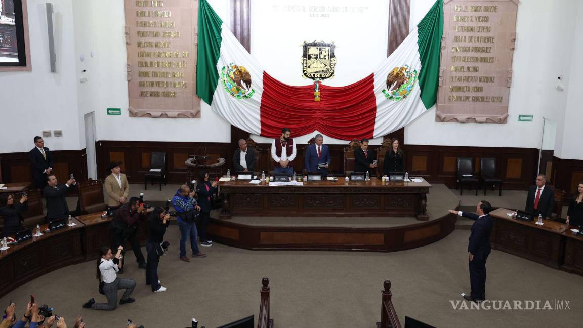$!La ceremonia de protesta contó con la presencia de autoridades como el Magistrado Miguel Mery Ayup y José Ángel Rodríguez Canales.