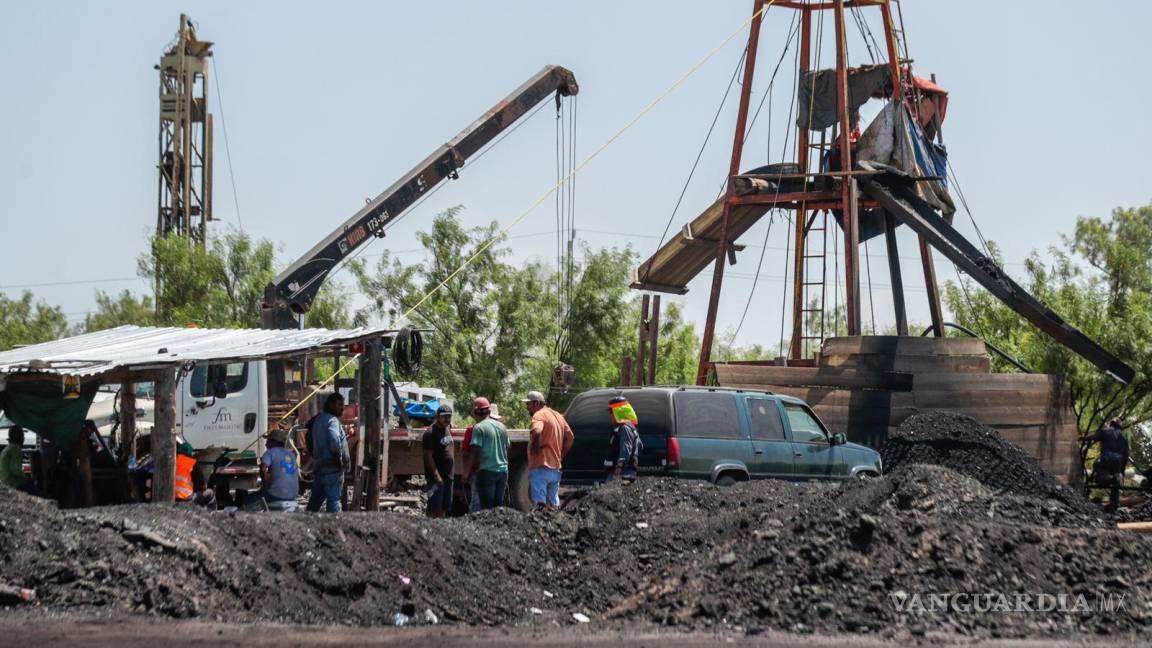 $!Continúa la búsqueda de los mineros que quedaron atrapados en una mina de carbón ubicada en el municipio de Sabinas, Coahuila.