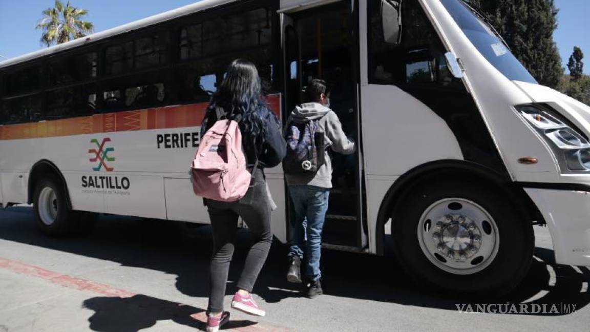 Hasta mil 200 pesos gasta al mes un estudiante de Saltillo en transporte público