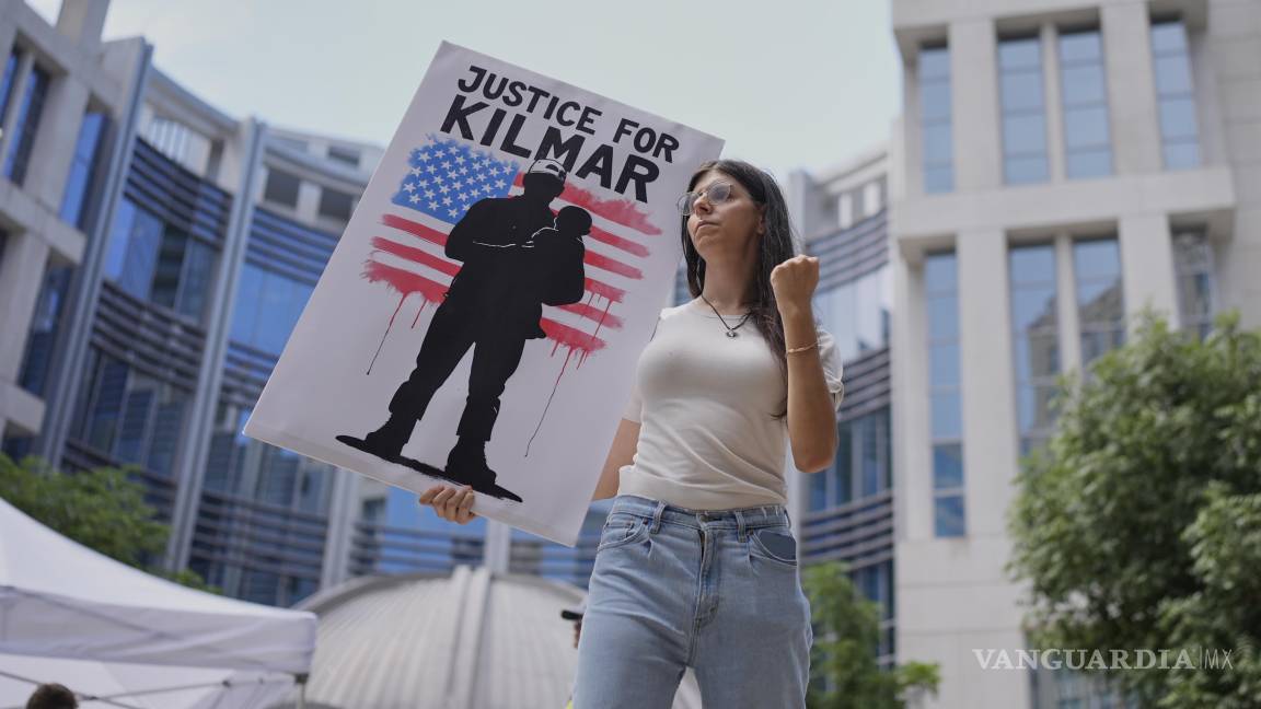 Ordenan liberar a Kilmar Ábrego y prohíben a ICE volverlo a detener