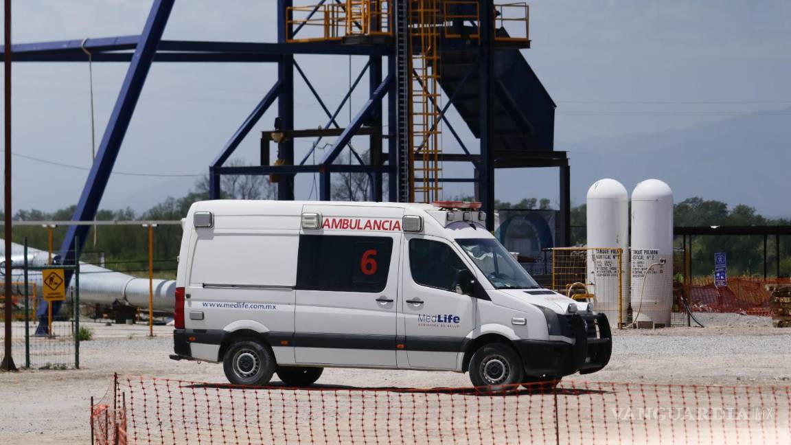 $!En la mina de Pasta de Conchos ya hay personal de seguridad, así como rescatistas para trasladar los restos humanos a un laboratorio para su análisis.