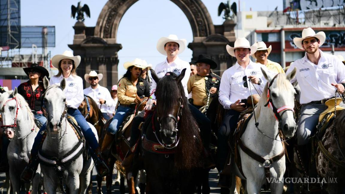 Con cabalgata y al ritmo del ‘corrido de Monterrey’ celebran fundación de La Sultana del Norte