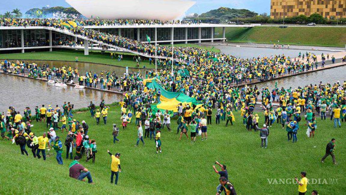 $!AMLO reprueba el ‘intento golpista de los conservadores’ en Brasil