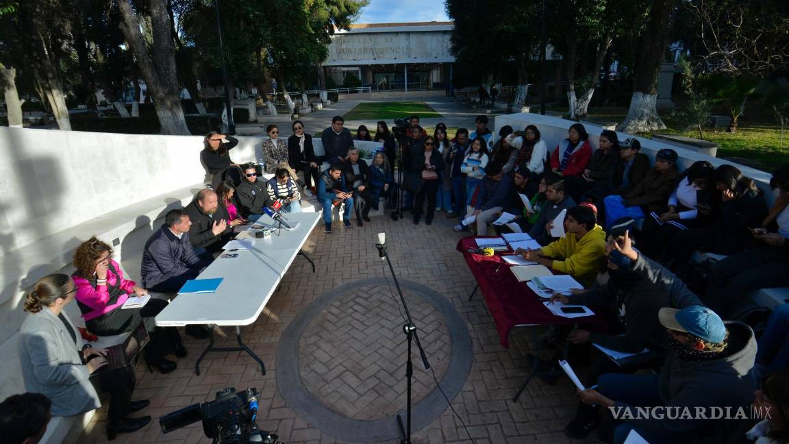 $!En la reunión estuvieron presentes representantes de la Comisión de Derechos Humanos del Estado de Coahuila y la Asociación Fray Juan de Larios.