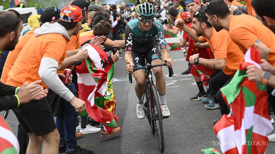 Jai Hindley toma por sorpresa el liderato general en el Giro de Italia