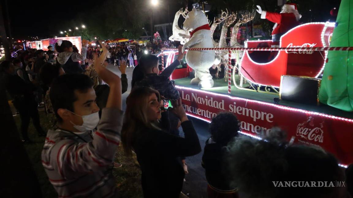 Llega la magia de la Navidad a las calles de Saltillo con la Caravana Coca-Cola