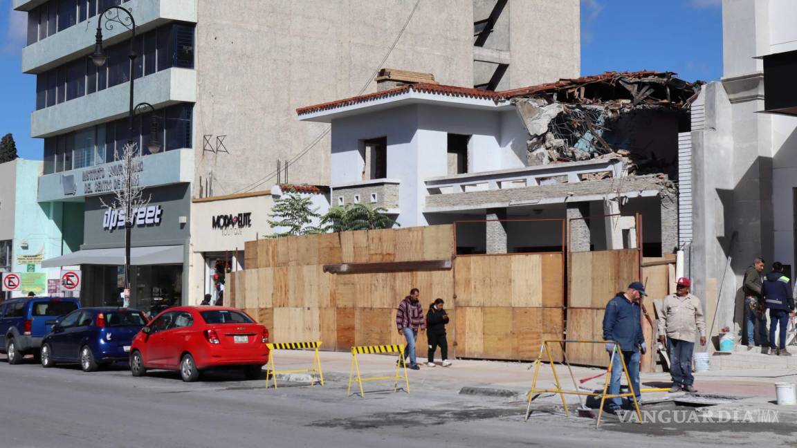 ‘Se pierde lenguaje arquitectónico’ en Saltillo; reanudan demolición de casona en calle Victoria