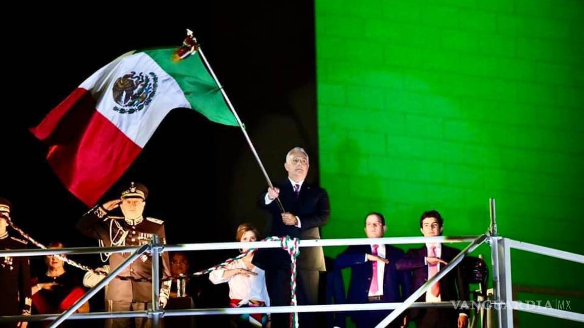Román Alberto Cepeda preside ceremonia del Grito de Independencia en Torreón