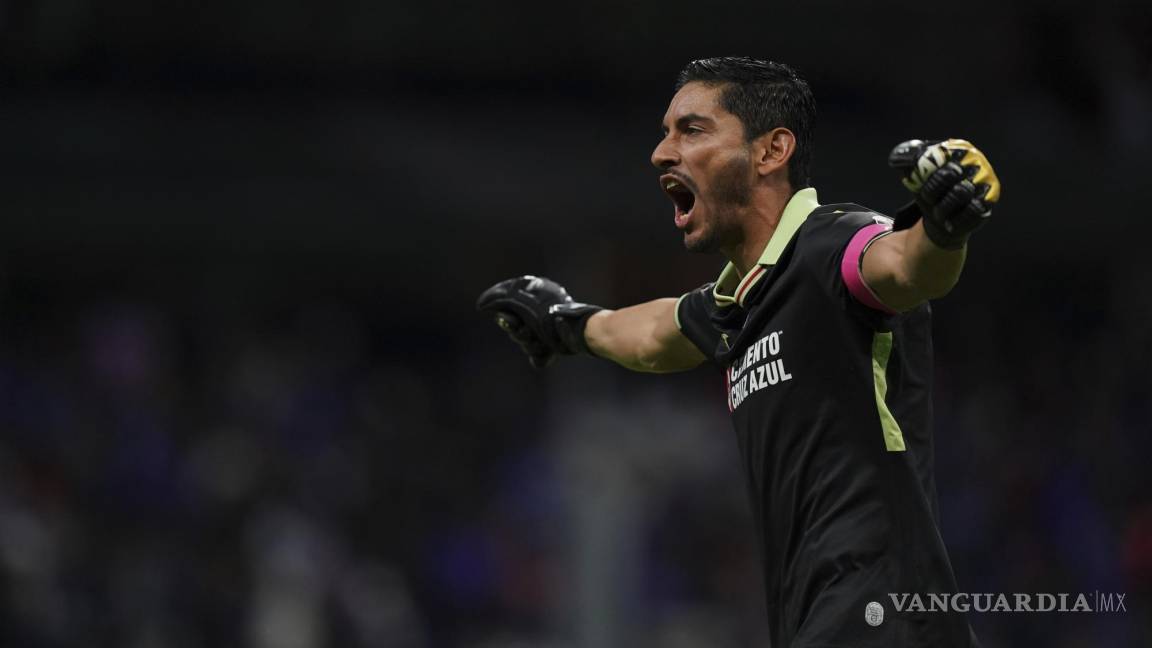 Cruz Azul mantiene su buen paso y deja fuera a León