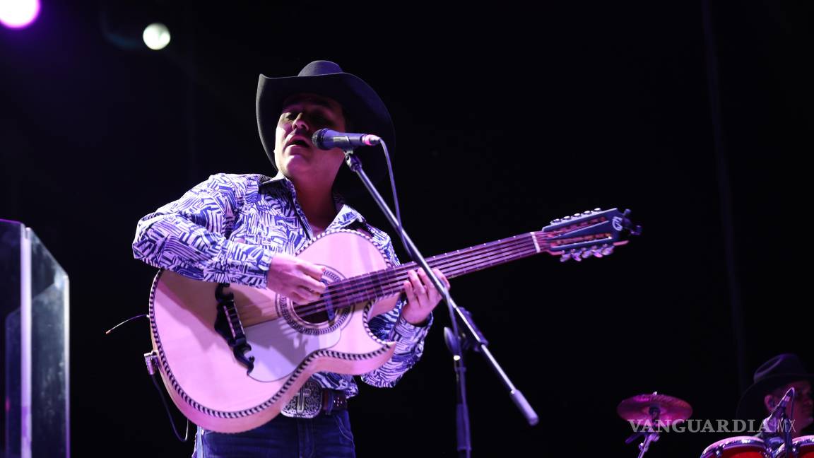 $!Grupo Pesado se presenta ‘Frente a Frente’ ante miles de seguidores en Saltillo