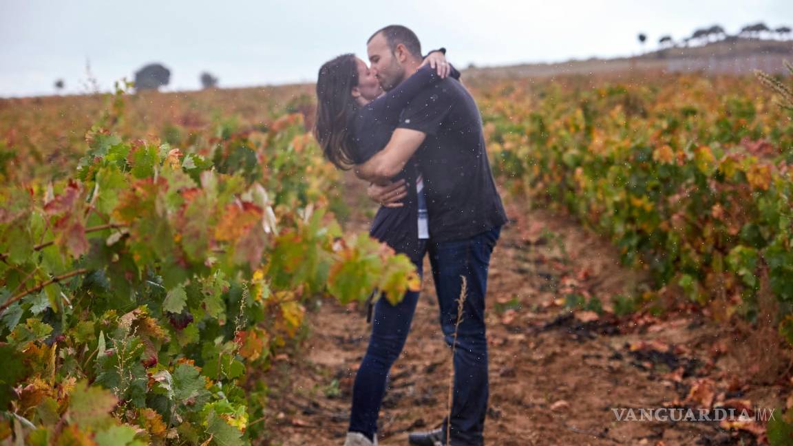 $!La revista Science que ubicó la documentación más antigua del beso 1000 años antes de lo registrado.