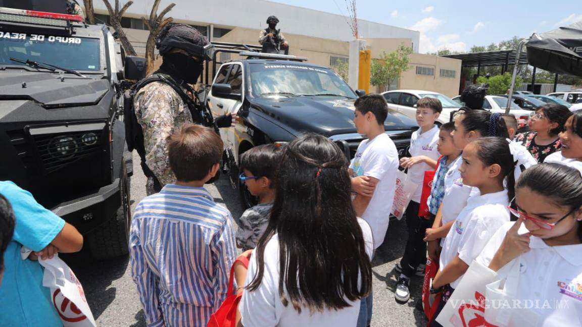 $!Para estrechar lazos con la comunidad, se acerca la labor policiaca a los jóvenes.