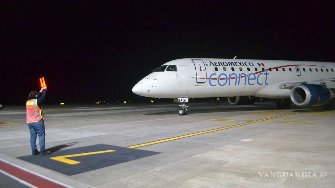 $!Cuitláhuac García encabezó la inauguración de vuelos del AIFA al Aeropuerto Internacional Gral. Heriberto Jara Corona, en Veracruz.