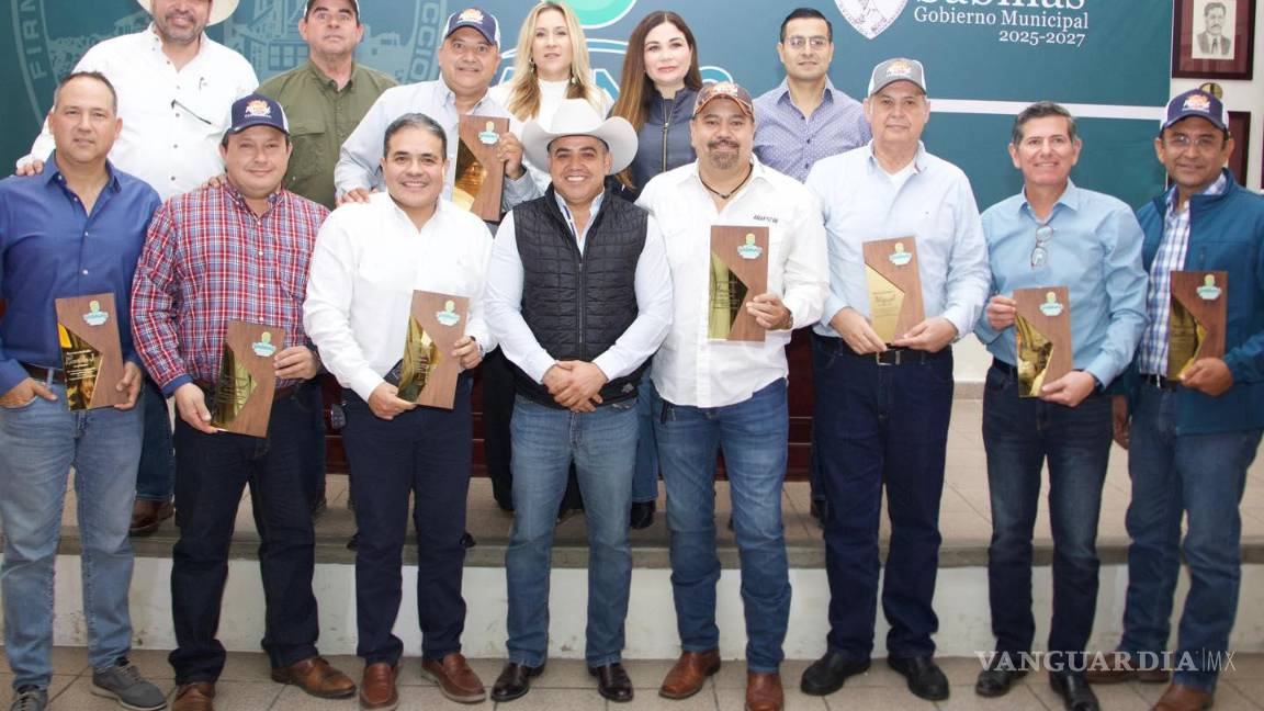 Reconoce Sabinas al comité del Festival de la Carne Asada