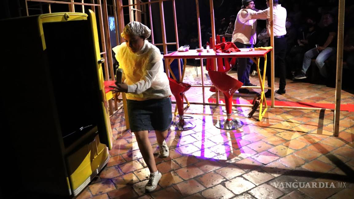 Lleno total en La Besana por Festival Municipal de Teatro: Gente se quedó afuera