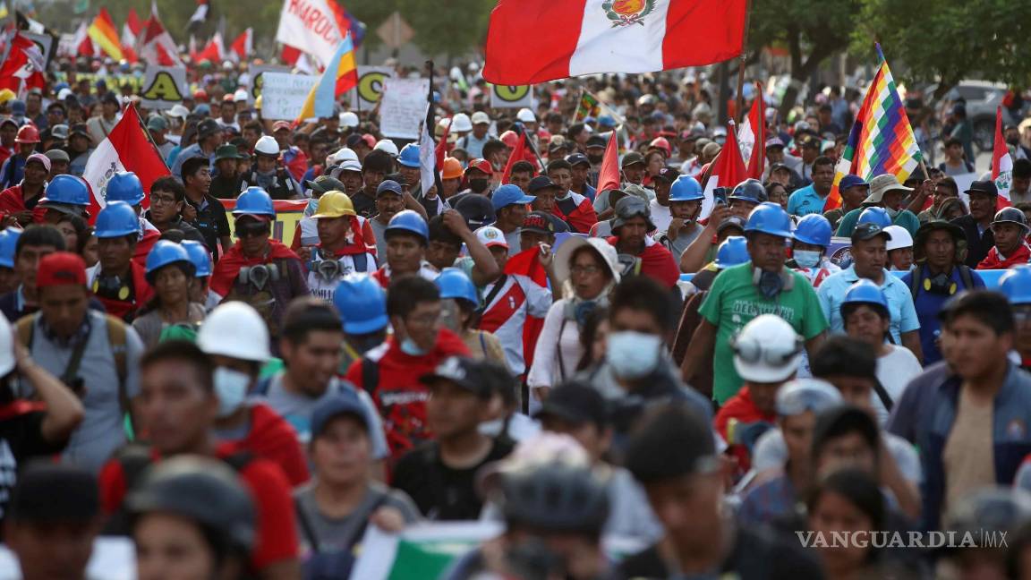 Más de 150 periodistas han sido atacados al cubrir las protestas en Perú