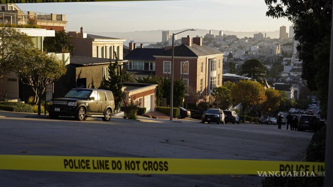 Detienen a un hombre que entró a la casa de Nancy Pelosi y atacó a su marido en San Francisco
