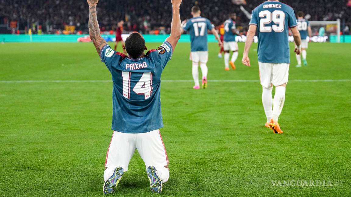 Se va ‘Santi’ Giménez con todo y su Feyenoord en Europa League