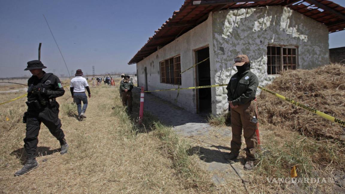 $!La Fiscalía General de la Republica y la Fiscalía General del Estado, encabezaron un recorrido para medios de comunicación por el Rancho Izaguirre en el poblado de la Estanzuela | Foto: Cuartoscuro