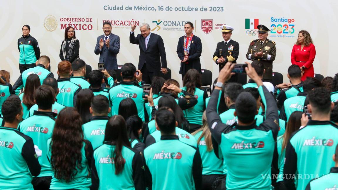 AMLO felicitó a deportistas mexicanos por Juegos Panamericanos