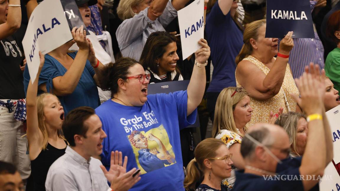 $!Cientos de simpatizantes de Kamala Harris la vitorearon en Milwaukee, donde generó una gran expectación.